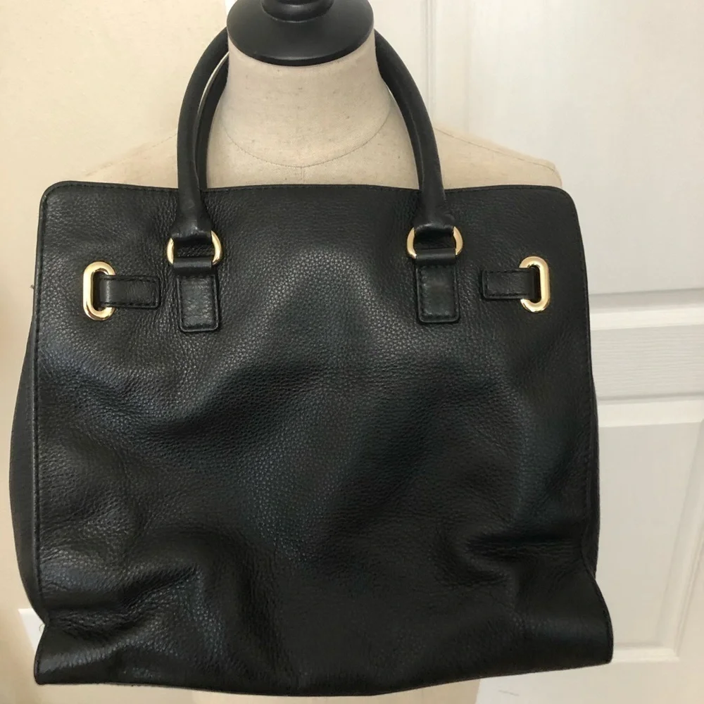 Micheal Kors Large Leather Bag